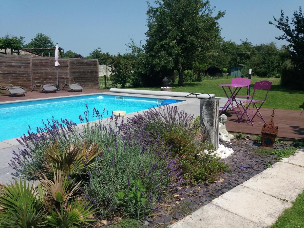 Chambres D Hotes ,Hotel ,Secret D'Une Nuit A Vicq Pres De Onnaing,Avec Piscine Bagian luar foto