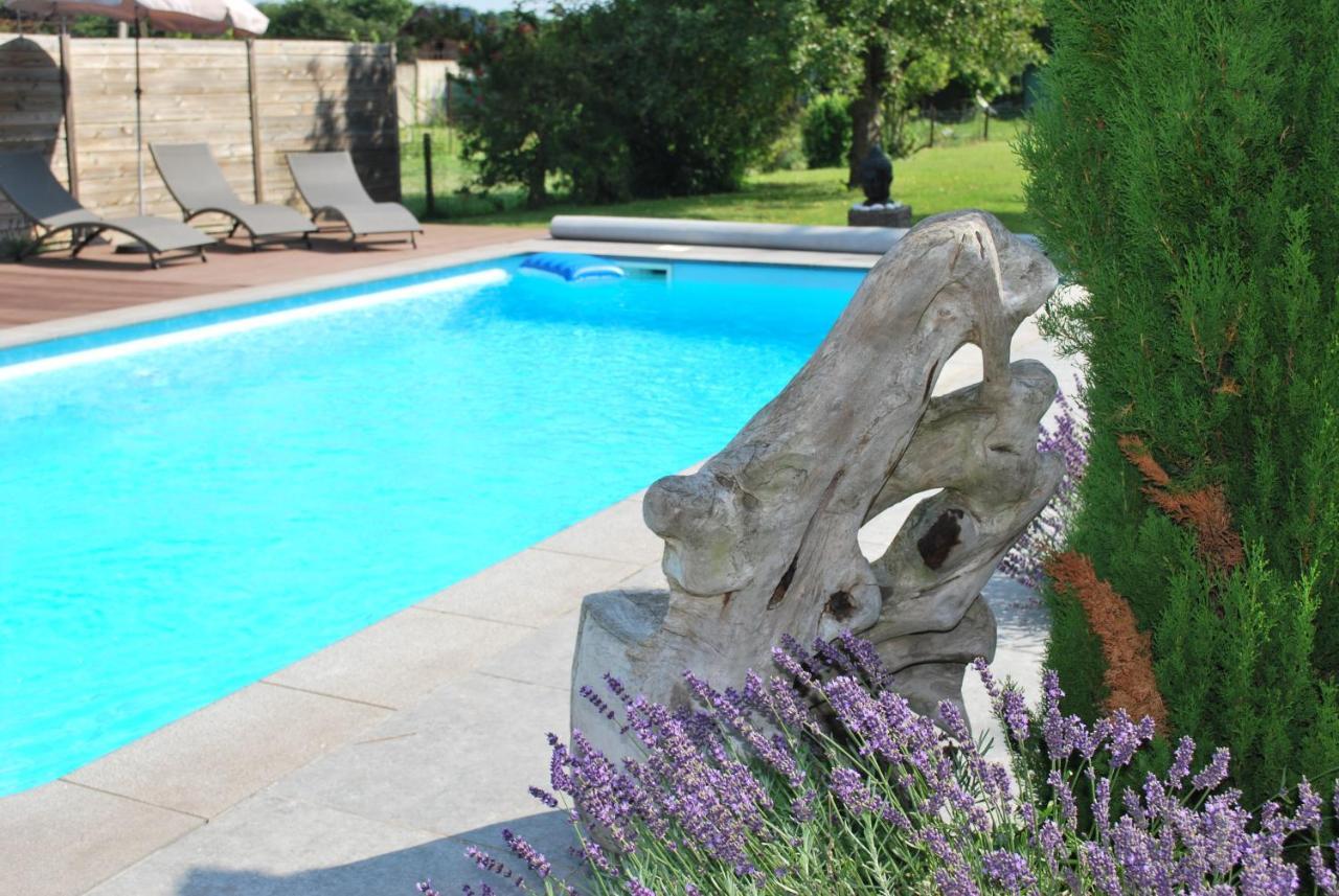 Chambres D Hotes ,Hotel ,Secret D'Une Nuit A Vicq Pres De Onnaing,Avec Piscine Bagian luar foto