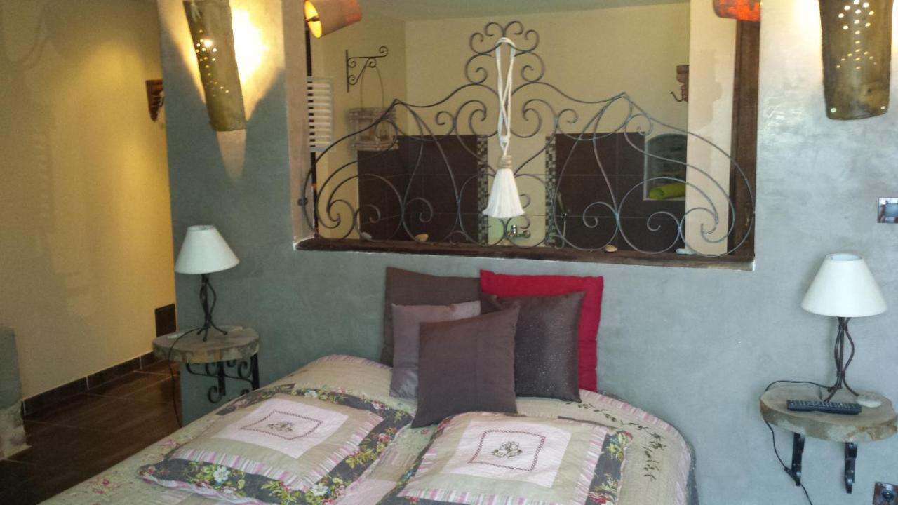 Chambres D Hotes ,Hotel ,Secret D'Une Nuit A Vicq Pres De Onnaing,Avec Piscine Ruang foto