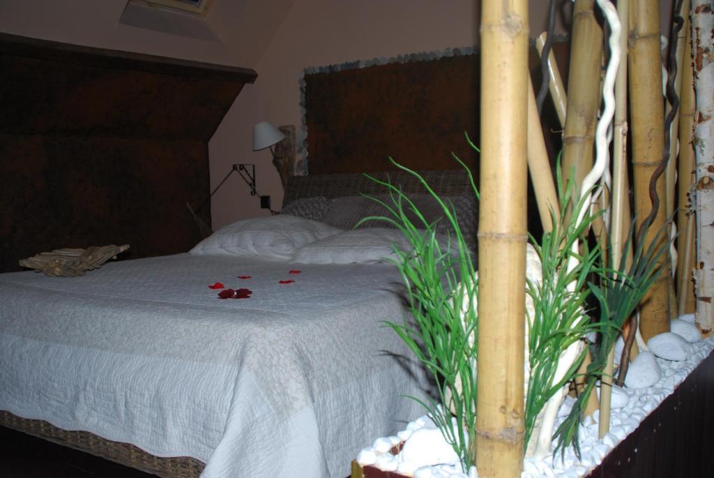 Chambres D Hotes ,Hotel ,Secret D'Une Nuit A Vicq Pres De Onnaing,Avec Piscine Bagian luar foto