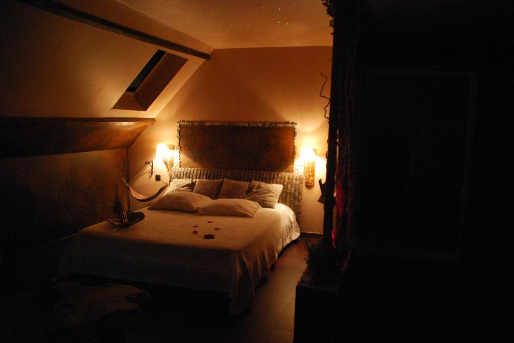 Chambres D Hotes ,Hotel ,Secret D'Une Nuit A Vicq Pres De Onnaing,Avec Piscine Ruang foto